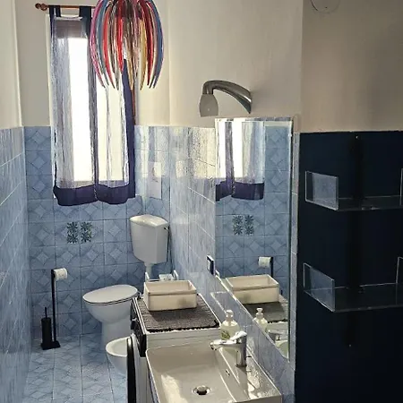Privatunterkunft - 20 Min A Piedi Dal Centro