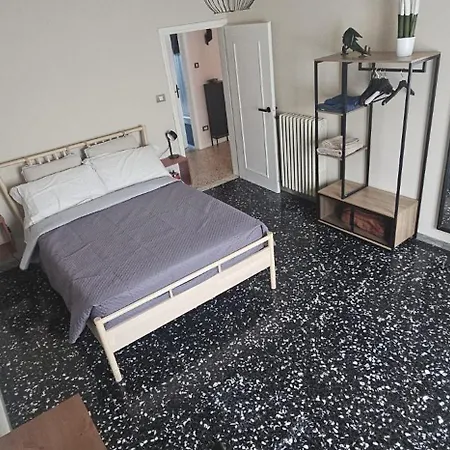 Quarto em Acomodações Particulares - 20 Min A Piedi Dal Centro *