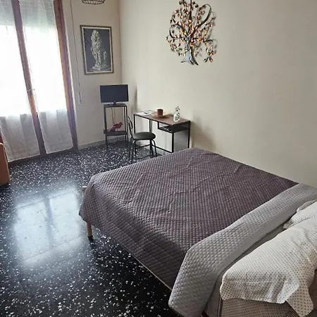 - 20 Min A Piedi Dal Centro Quarto em Acomodações Particulares *